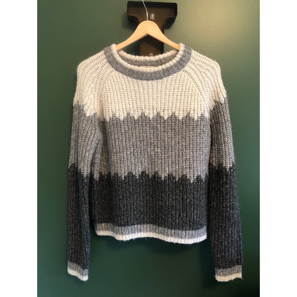 Aritzia Wilfred Free Sweater